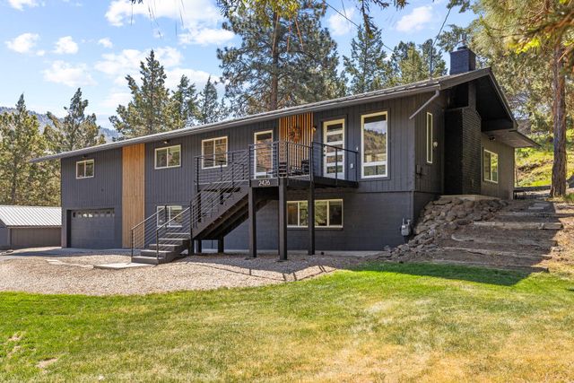 2426 Pine Grove Road, Klamath Falls, OR 97603