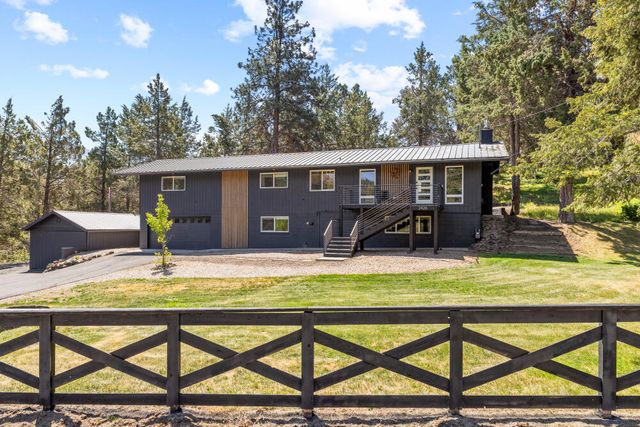 2426 Pine Grove Road, Klamath Falls, OR 97603