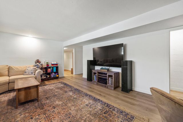 2426 Pine Grove Road, Klamath Falls, OR 97603