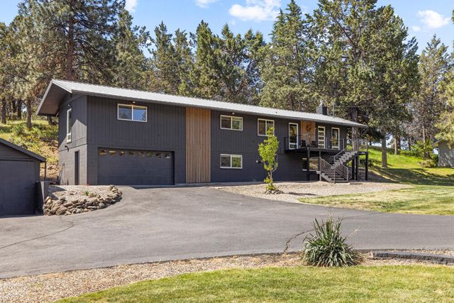 2426 Pine Grove Road, Klamath Falls, OR 97603