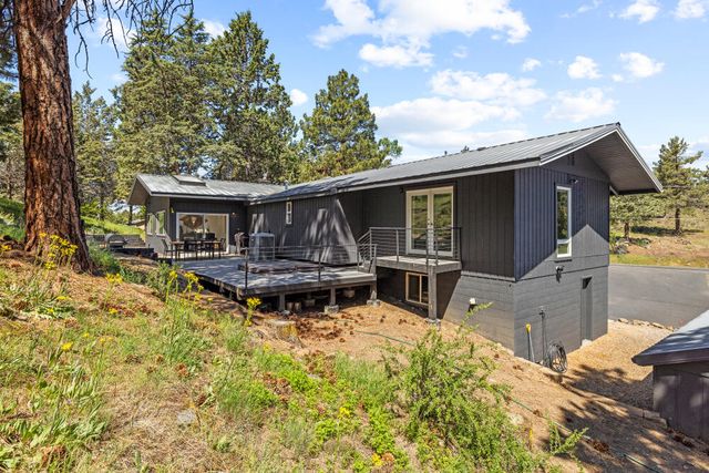 2426 Pine Grove Road, Klamath Falls, OR 97603