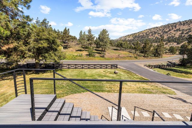2426 Pine Grove Road, Klamath Falls, OR 97603