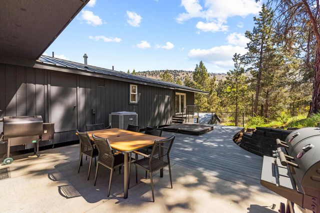 2426 Pine Grove Road, Klamath Falls, OR 97603