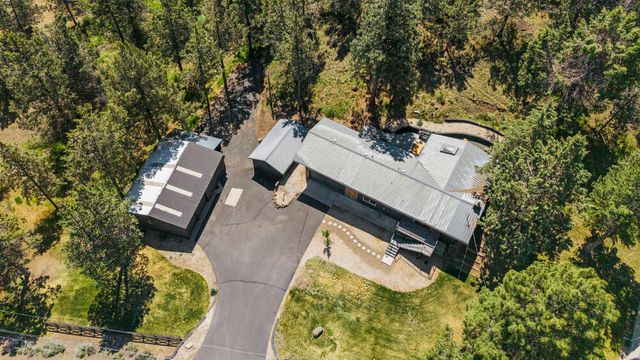2426 Pine Grove Road, Klamath Falls, OR 97603