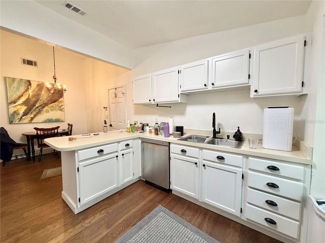 421 NW 48TH BOULEVARD, Gainesville, FL 32607