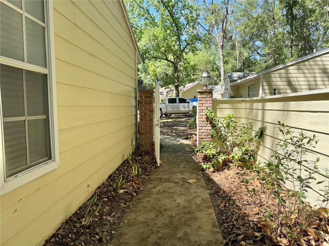 421 NW 48TH BOULEVARD, Gainesville, FL 32607