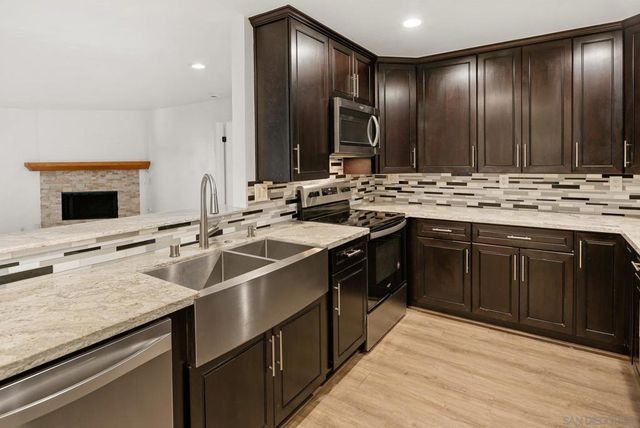 8860 Villa La Jolla Drive 217, La Jolla, CA 92037