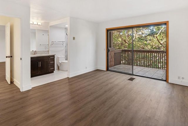 8860 Villa La Jolla Drive 217, La Jolla, CA 92037