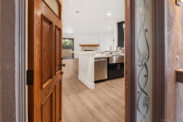 8860 Villa La Jolla Drive 217, La Jolla, CA 92037