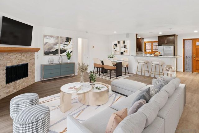 8860 Villa La Jolla Drive 217, La Jolla, CA 92037