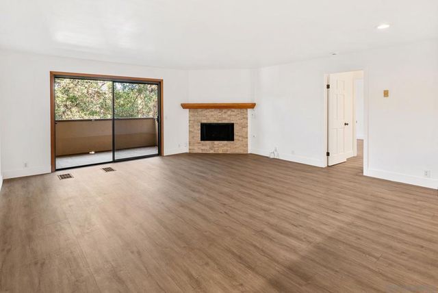 8860 Villa La Jolla Drive 217, La Jolla, CA 92037