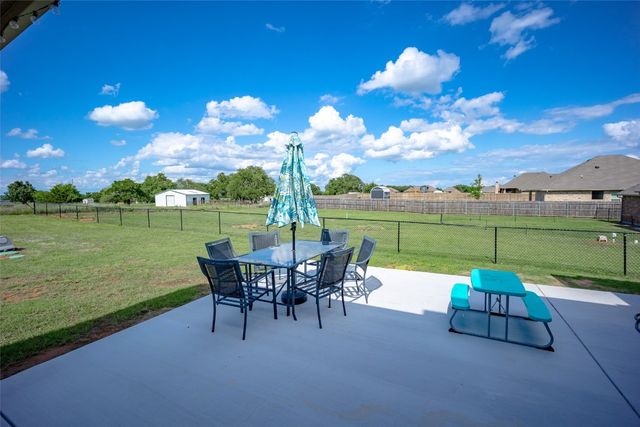 12561 Summit Lane, Blanchard, OK 73010