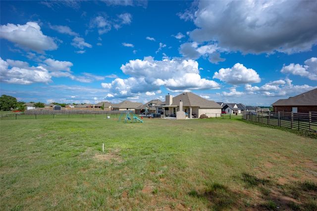 12561 Summit Lane, Blanchard, OK 73010