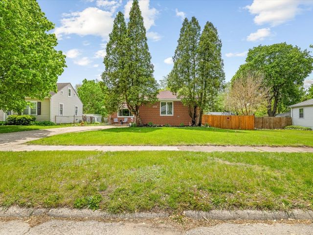 1712 Midway Drive, Rockford, IL 61103