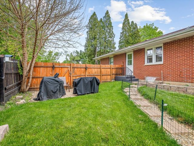 1712 Midway Drive, Rockford, IL 61103
