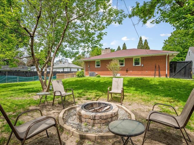 1712 Midway Drive, Rockford, IL 61103