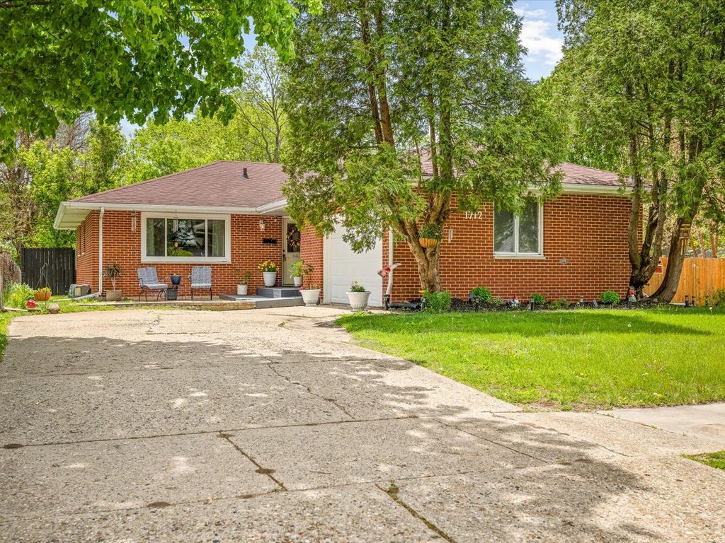 1712 Midway Drive, Rockford, IL 61103