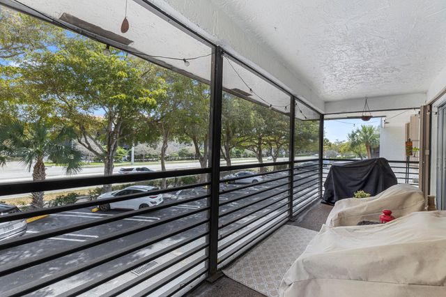 2820 Riverside Drive 203, Coral Springs, FL 33065