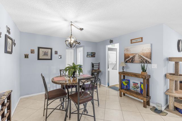 2820 Riverside Drive 203, Coral Springs, FL 33065