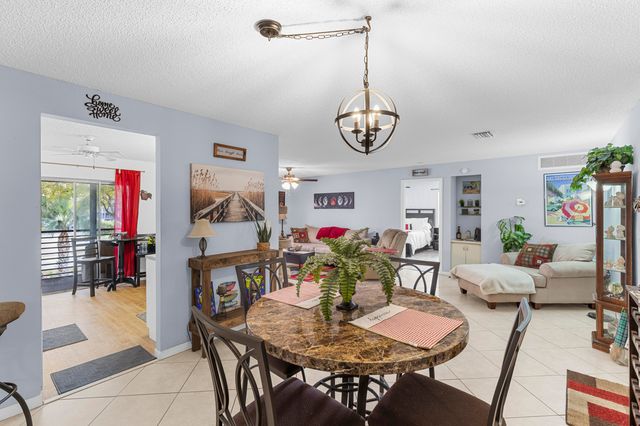 2820 Riverside Drive 203, Coral Springs, FL 33065