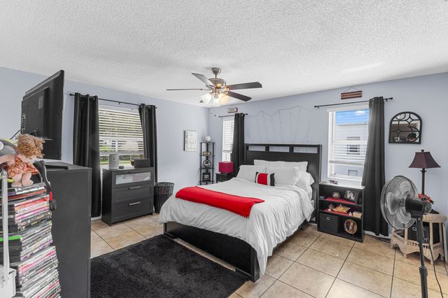 2820 Riverside Drive 203, Coral Springs, FL 33065