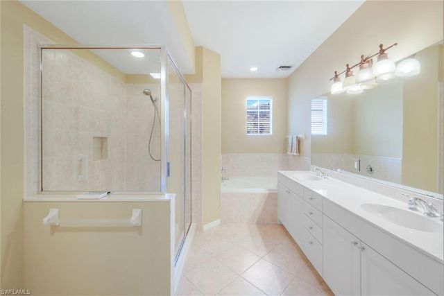 10392 Autumn Breeze DR # 202, Estero, FL 34135