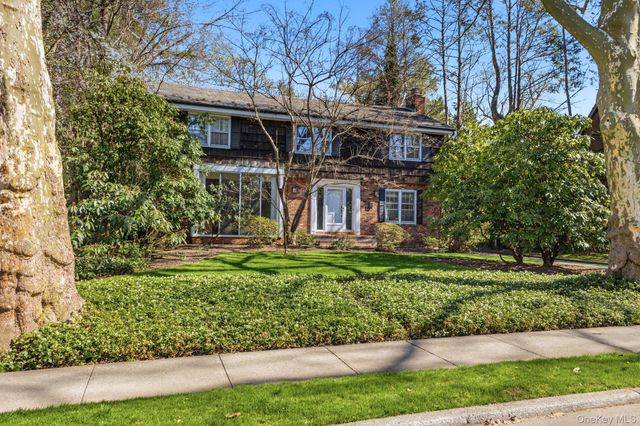 216 Clent Road, Great Neck, NY 11021