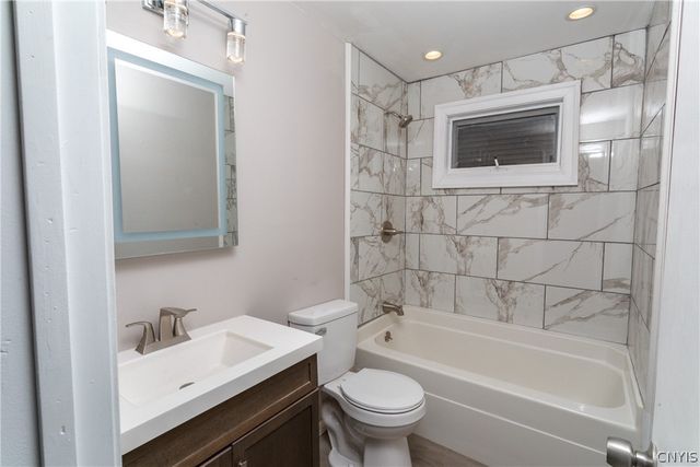 1925 Valley Drive, Syracuse, NY 13207