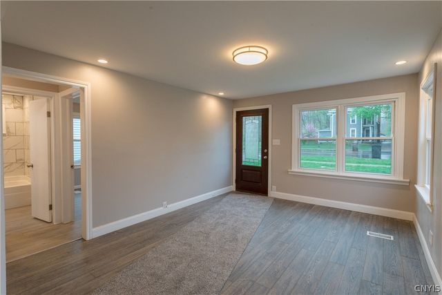 1925 Valley Drive, Syracuse, NY 13207