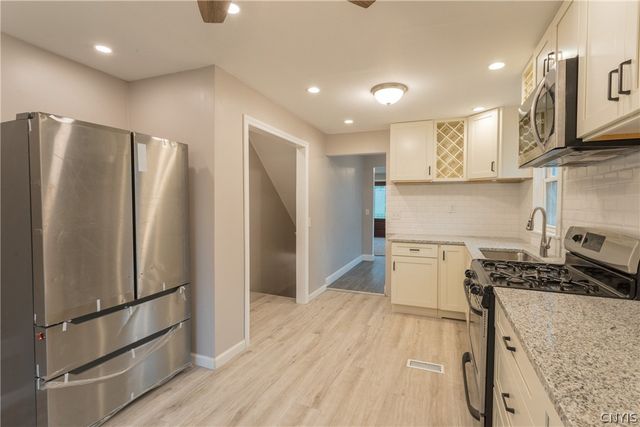 1925 Valley Drive, Syracuse, NY 13207