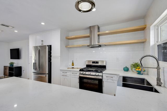 403 Krebs LN, Austin, TX 78704