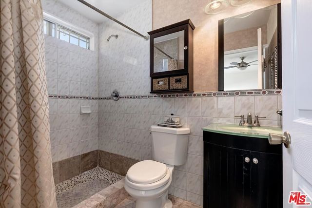 2218 S Genesee Avenue, Los Angeles, CA 90016