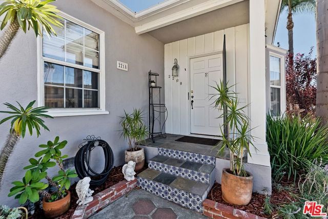 2218 S Genesee Avenue, Los Angeles, CA 90016