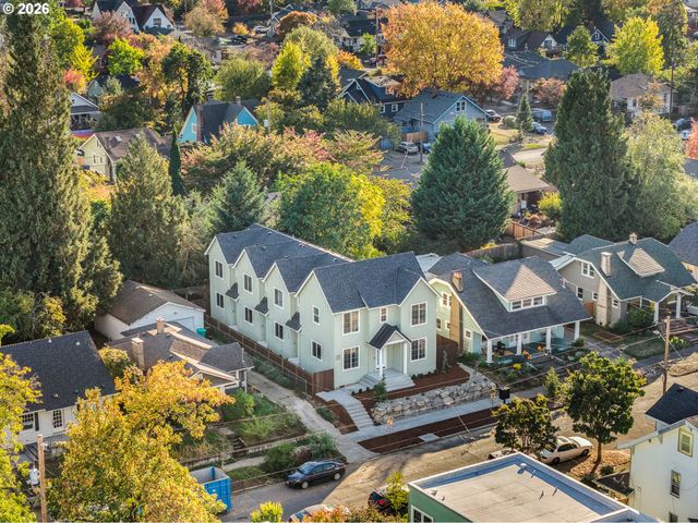 2088 N Watts St 2, Portland, OR 97217