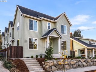 2088 N Watts St 2, Portland, OR 97217