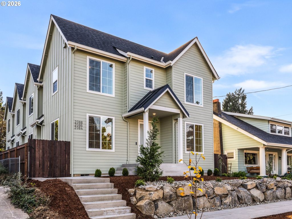 2088 N Watts St 2, Portland, OR 97217