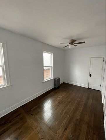 4554 S WASHTENAW Avenue, Chicago, IL 60632