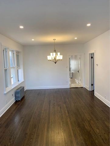 4554 S WASHTENAW Avenue, Chicago, IL 60632