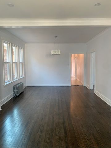 4554 S WASHTENAW Avenue, Chicago, IL 60632