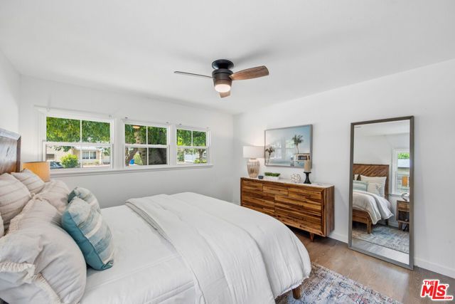 6648 Newcastle Avenue, Reseda (los Angeles), CA 91335