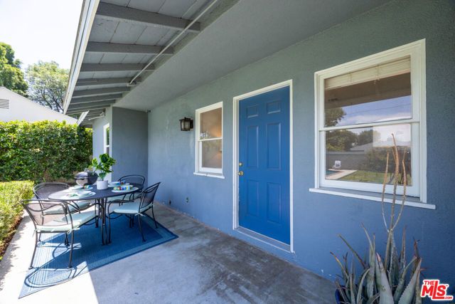 6648 Newcastle Avenue, Reseda (los Angeles), CA 91335