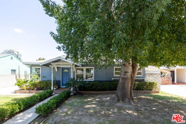 6648 Newcastle Avenue, Reseda (los Angeles), CA 91335