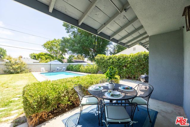 6648 Newcastle Avenue, Reseda (los Angeles), CA 91335