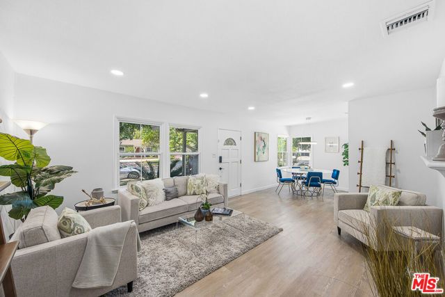 6648 Newcastle Avenue, Reseda (los Angeles), CA 91335