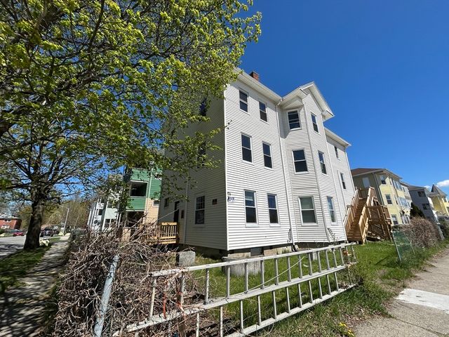 2 Stevens Rd, Worcester, MA 01603