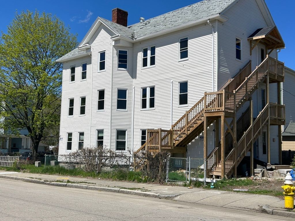 2 Stevens Rd, Worcester, MA 01603