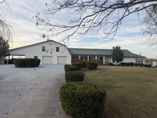 321 Bellview Rd, Waverly, TN 37185
