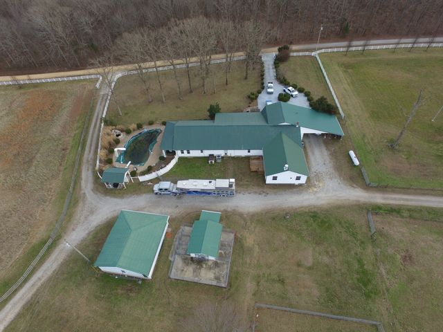 321 Bellview Rd, Waverly, TN 37185