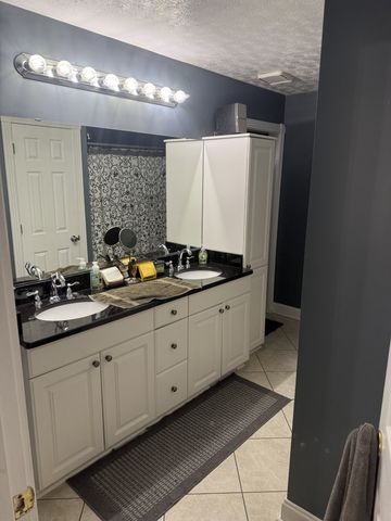 321 Bellview Rd, Waverly, TN 37185