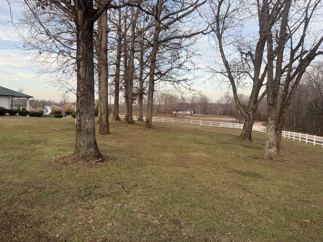 321 Bellview Rd, Waverly, TN 37185